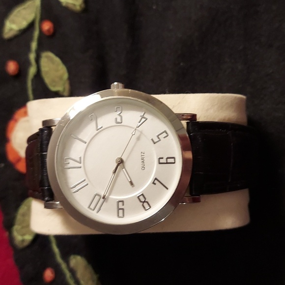Vintage Accutime Classic Quartz Watch - Picture 1 of 9